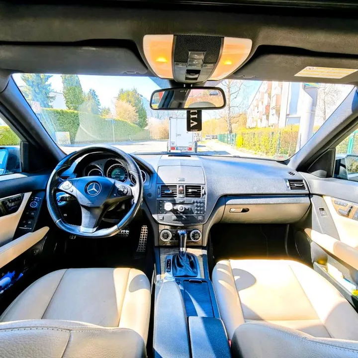 Mercedes-Benz C 320