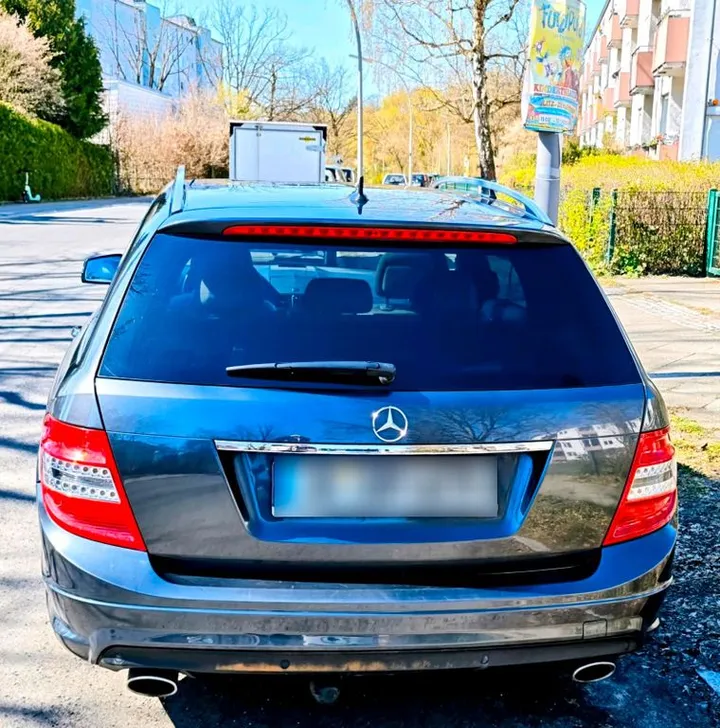 Mercedes-Benz C 320