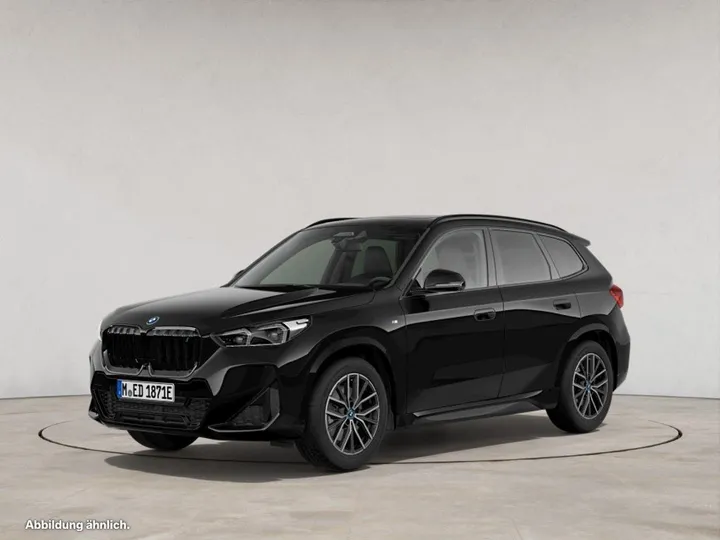 BMW iX1