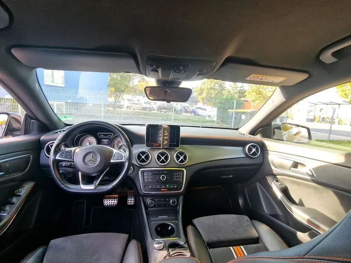 Mercedes-Benz CLA 220