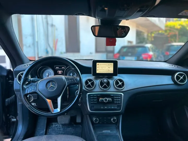 Mercedes-Benz CLA 220