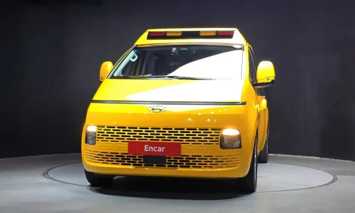 Hyundai Staria