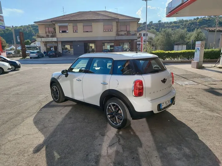 MINI One D Countryman