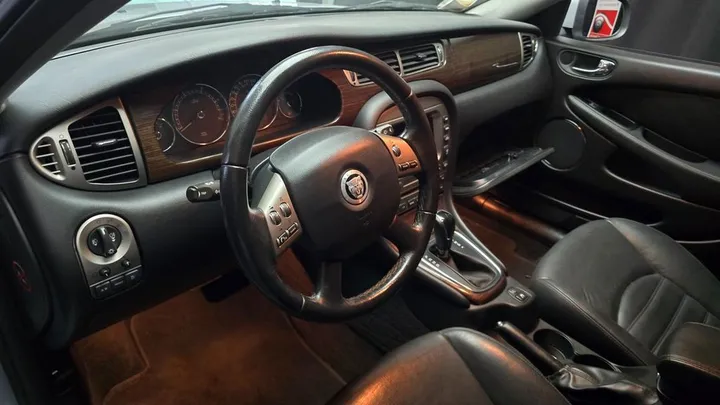 Jaguar X-Type