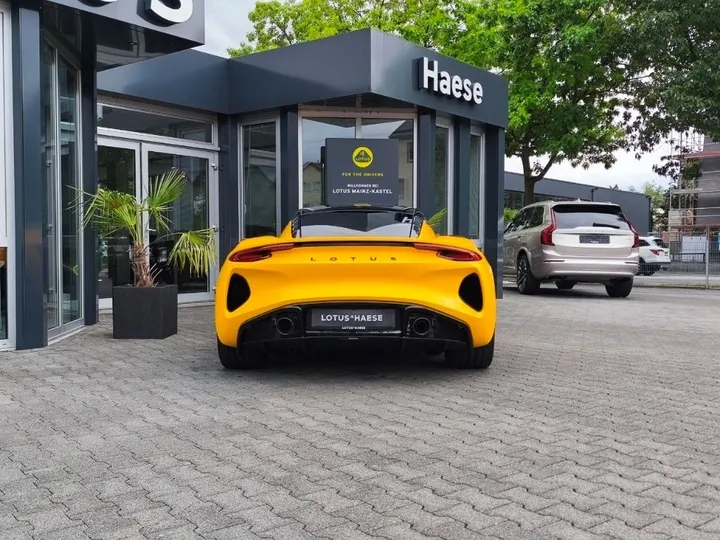 Lotus Emira
