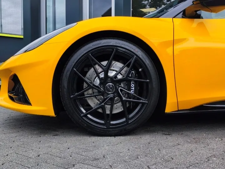 Lotus Emira