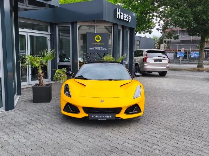 Lotus Emira