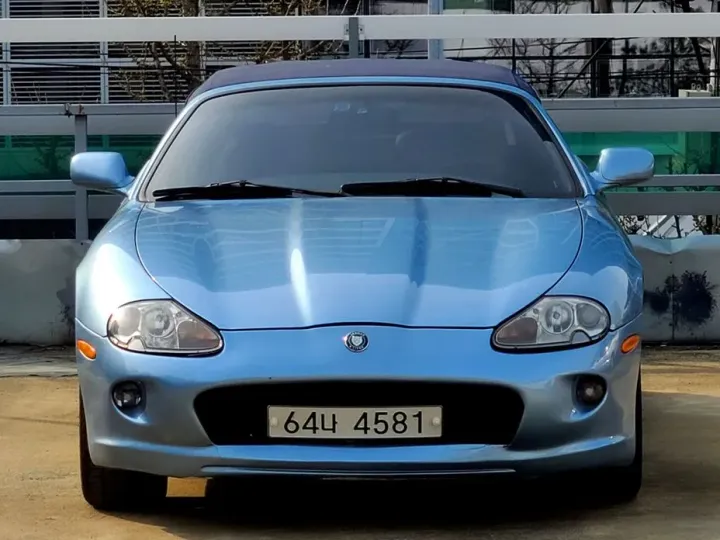 Jaguar XK8