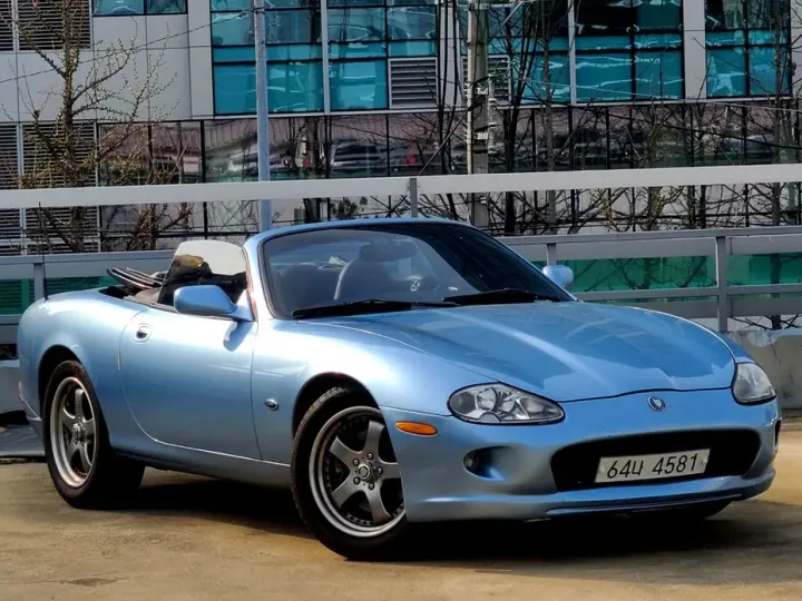 Jaguar XK8