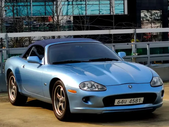 Jaguar XK8