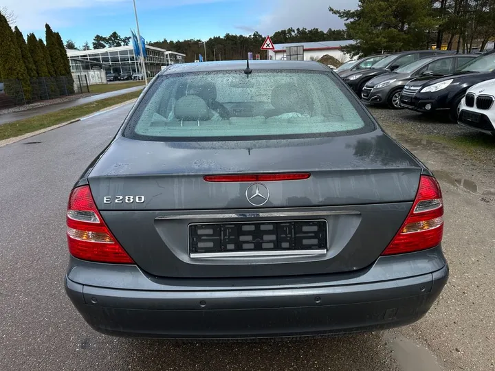 Mercedes-Benz E 280