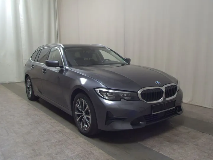 BMW 330