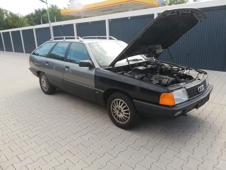 Audi 100