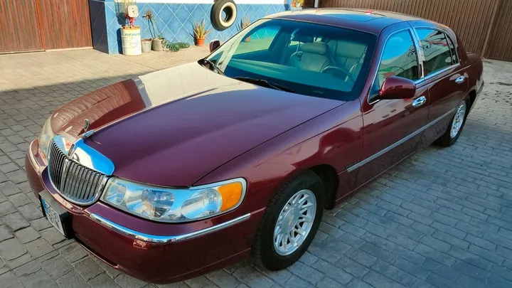Lincoln Town Car