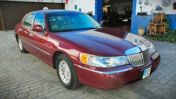 Lincoln Town Car