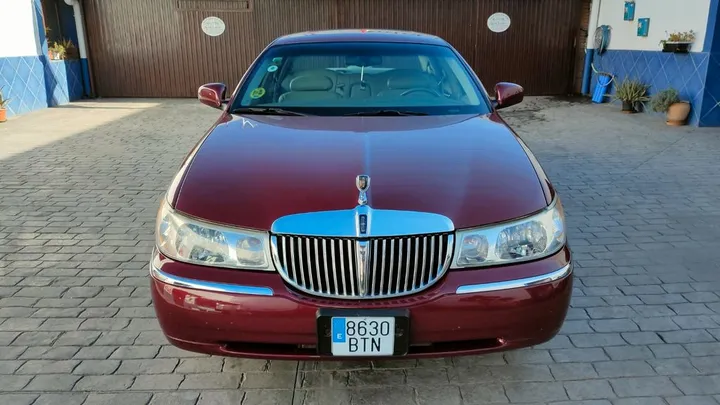 Lincoln Town Car