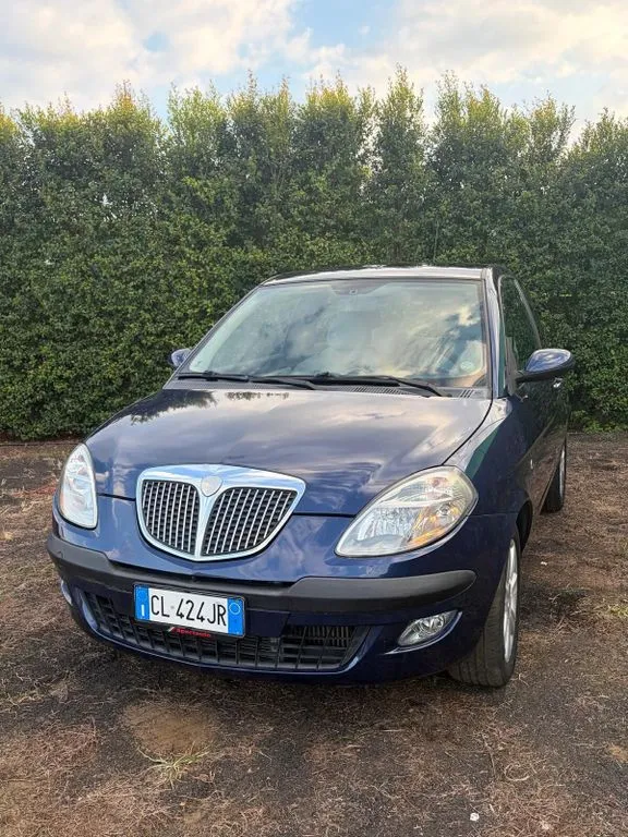 Lancia Ypsilon