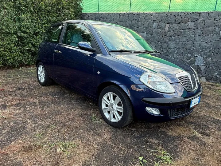 Lancia Ypsilon