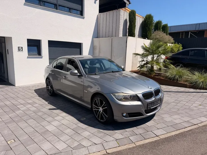 BMW 330