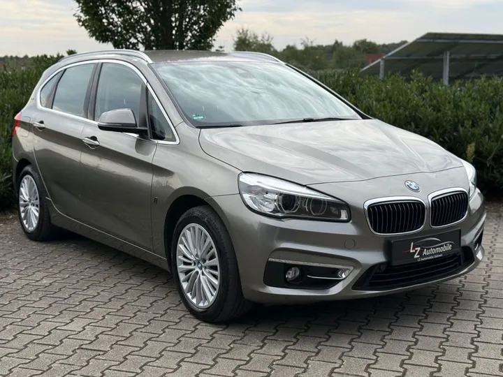 BMW 225