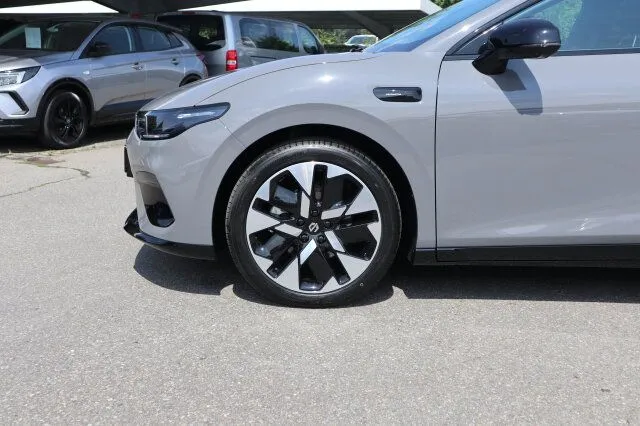 Leapmotor B05