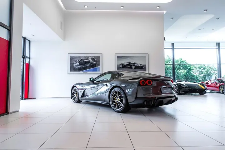 Ferrari 812