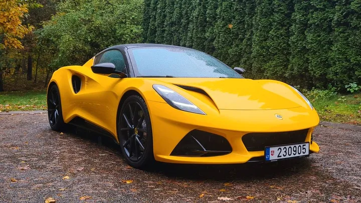Lotus Emira