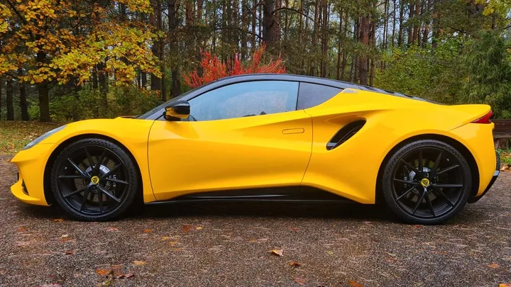 Lotus Emira