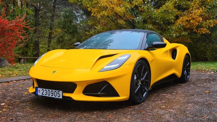 Lotus Emira