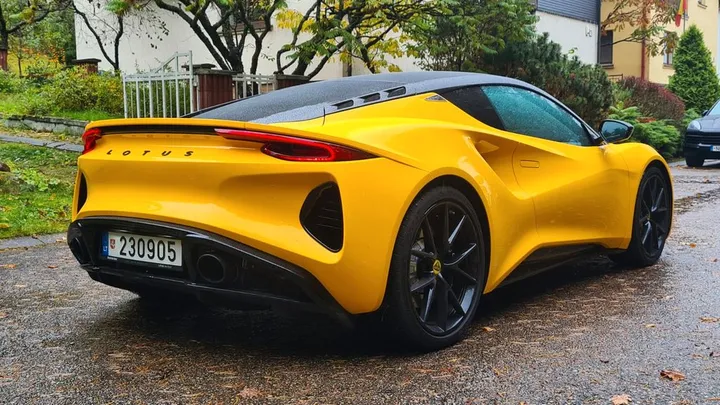 Lotus Emira