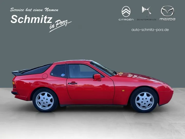 Porsche 944