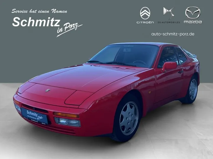 Porsche 944