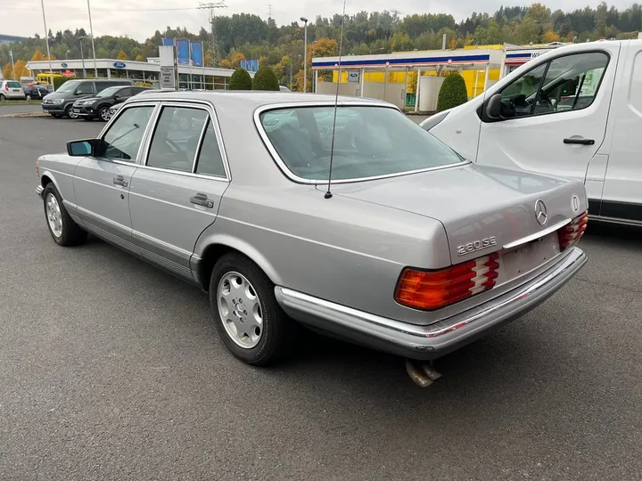 Mercedes-Benz 280