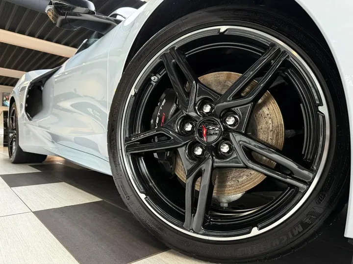 Corvette C8