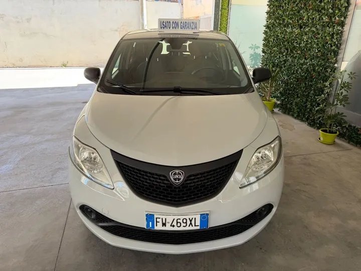 Lancia Ypsilon