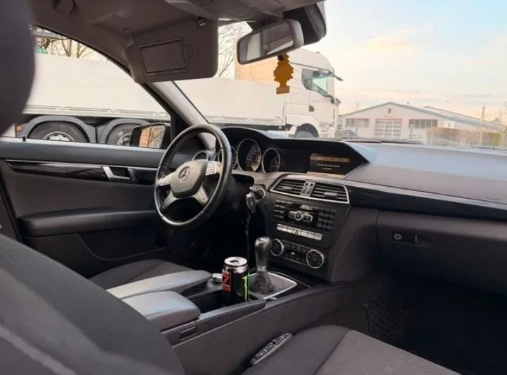 Mercedes-Benz C 200