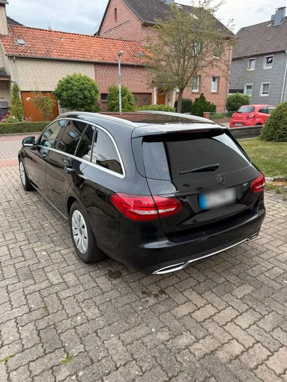 Mercedes-Benz C 220