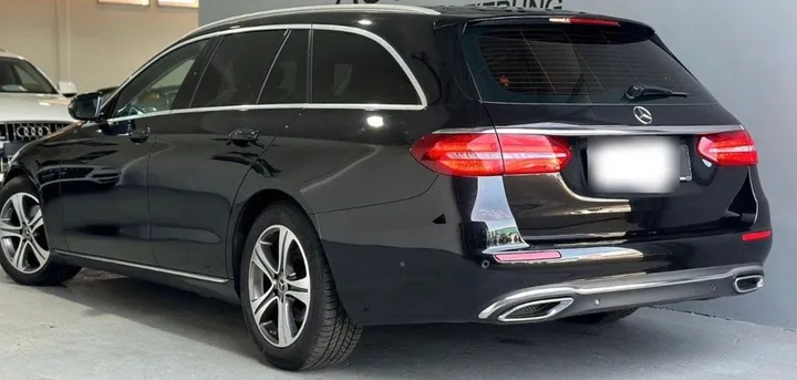 Mercedes-Benz E 220