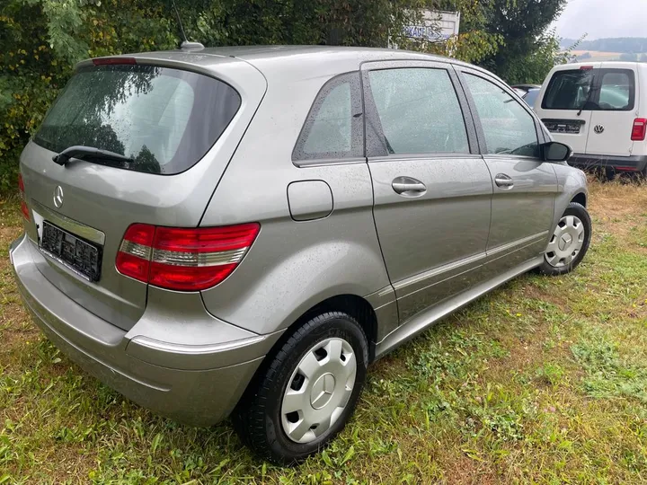 Mercedes-Benz B 170