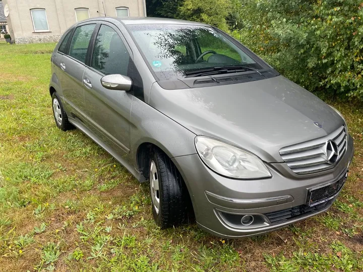 Mercedes-Benz B 170