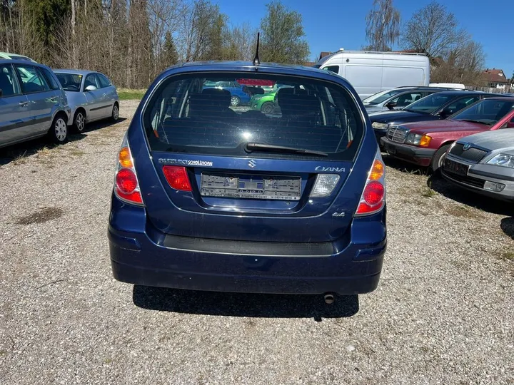 Suzuki Liana