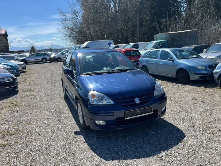 Suzuki Liana
