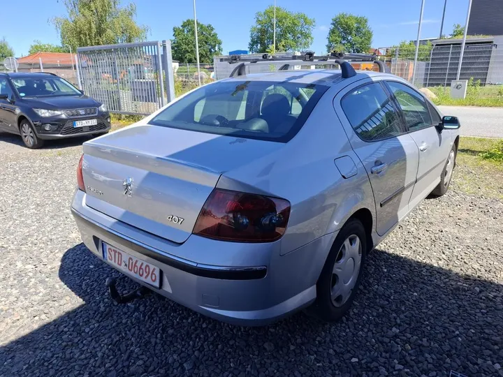 Peugeot 407