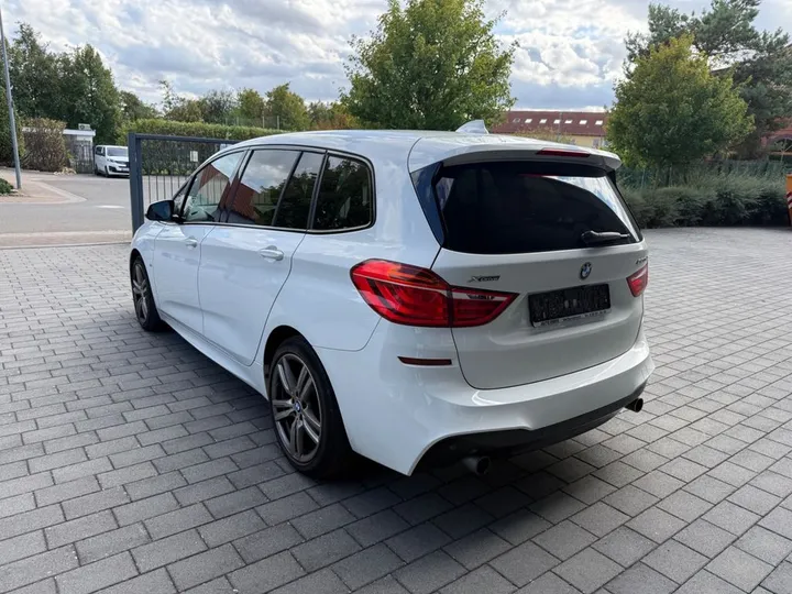 BMW 220