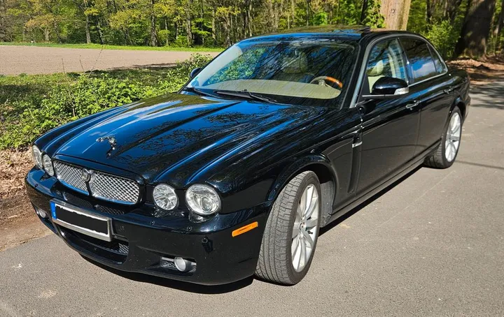 Jaguar XJ8