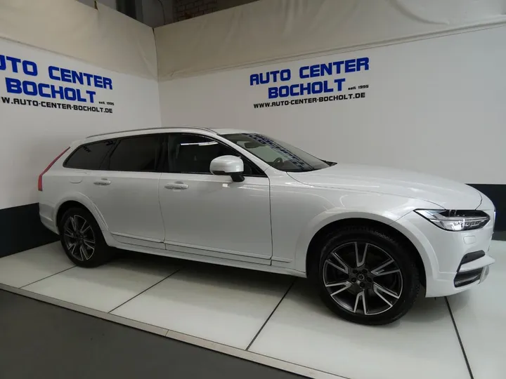 Volvo V90 Cross Country