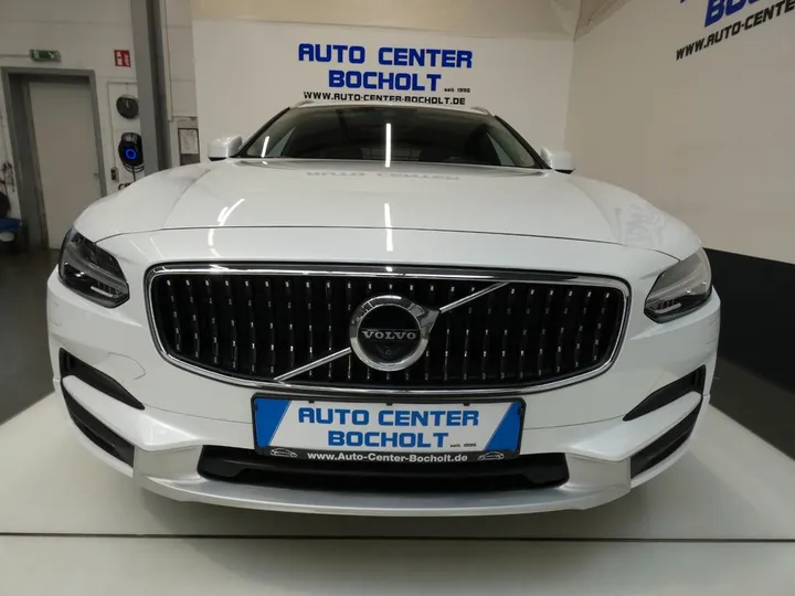 Volvo V90 Cross Country