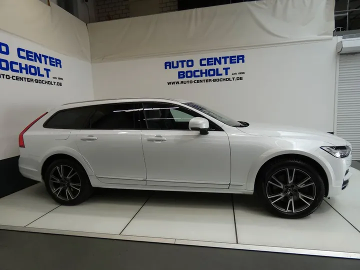 Volvo V90 Cross Country
