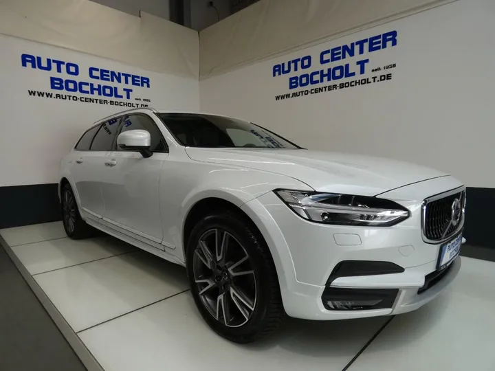 Volvo V90 Cross Country