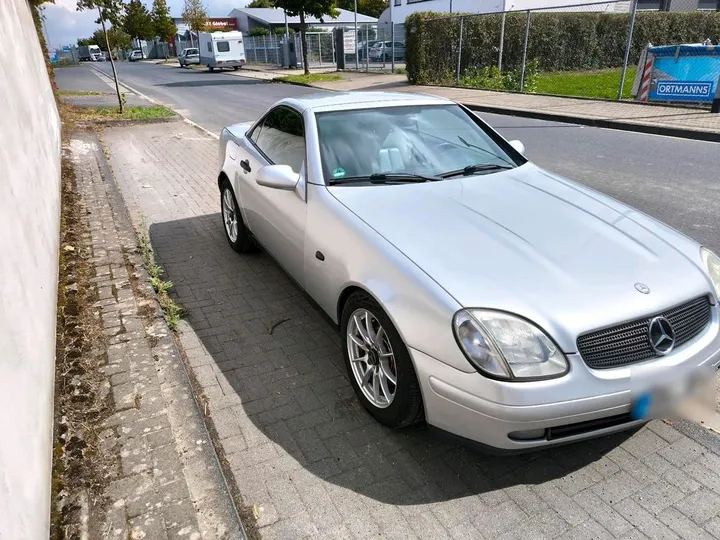 Mercedes-Benz SLK 230